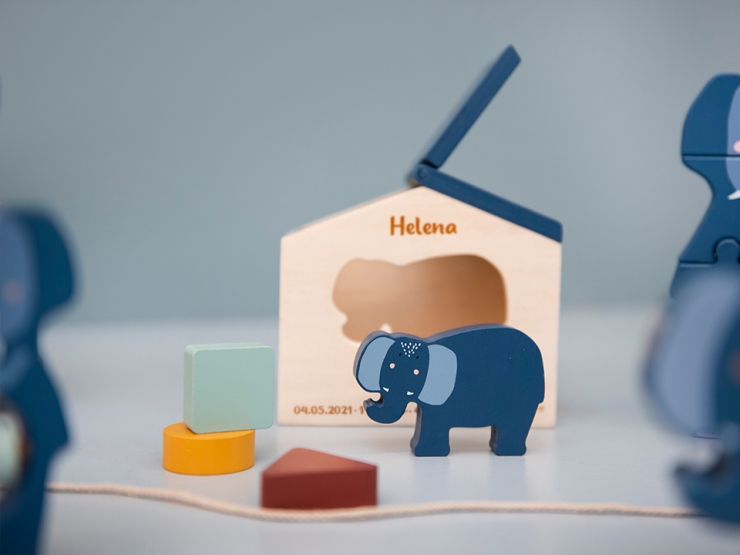 Holzhaus - Elefant gelasert 